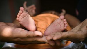 Povestea femeii care a născut patru copii în decurs de 5 zile. Cazul ei rar a uimit medicii din lumea întreagă