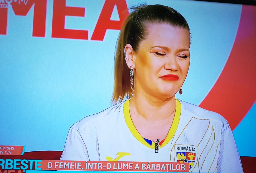 Ioana Cosma și Adela Popescu, miuță chiar în platoul Pro TV! Cove a rămas mască, dar și-a luat apoi revanșa