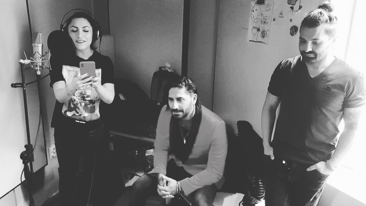 Connect-R o să turbeze! Fotografii cu Misha dezbrăcată, făcute publice astăzi