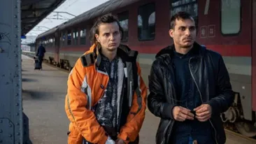 Povestea dureroasă a doi oameni fără adăpost, care își împart iubirea pe o bancă din Gara de Nord. Cum resimt cei doi pandemia de coronavirus, lăsați în voia sorții