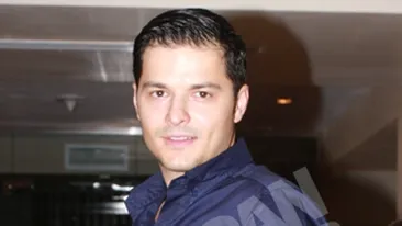 Liviu Varciu, obsedat de dansatoare!?! A mai agatat una la un concurs de miss