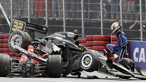 VIDEO Accident groaznic la o cursa din Brazilia: americanul Andretti, la un pas de moarte!