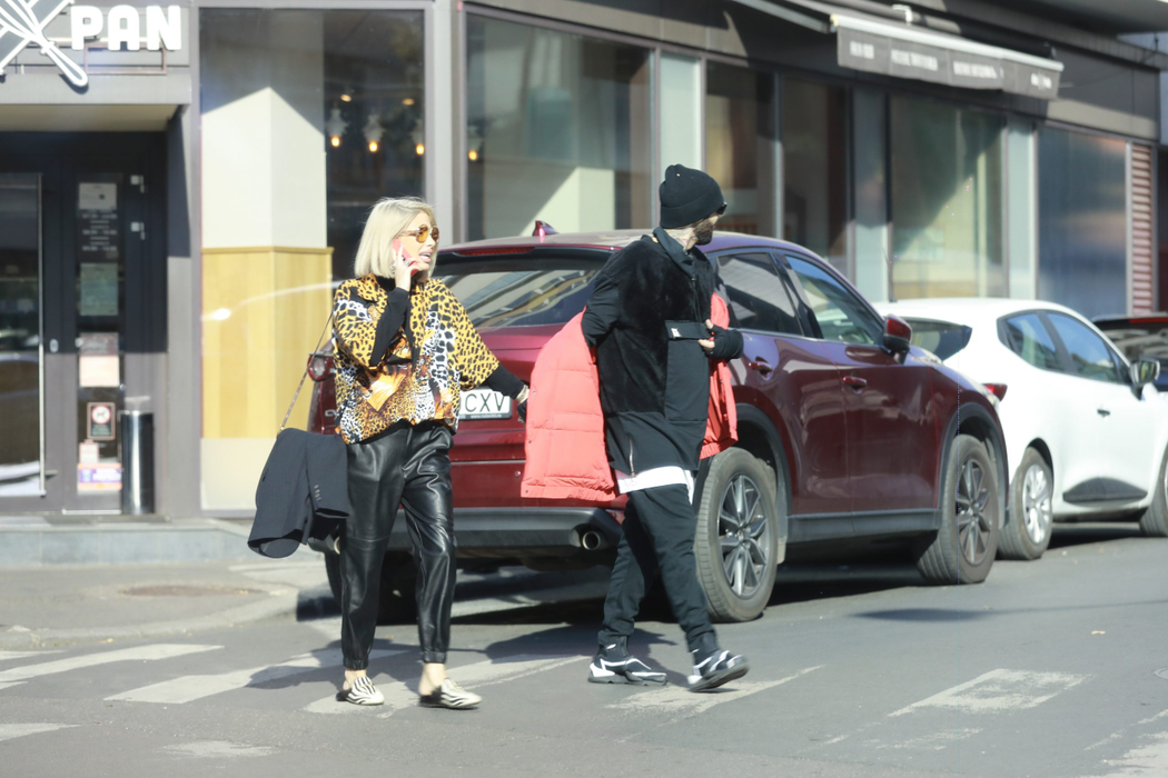 Călina Nicole, apariție desprinsă din revistele de “streetwear”
