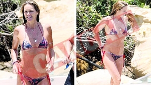Elle Macpherson arata impecabil la 44 de ani
