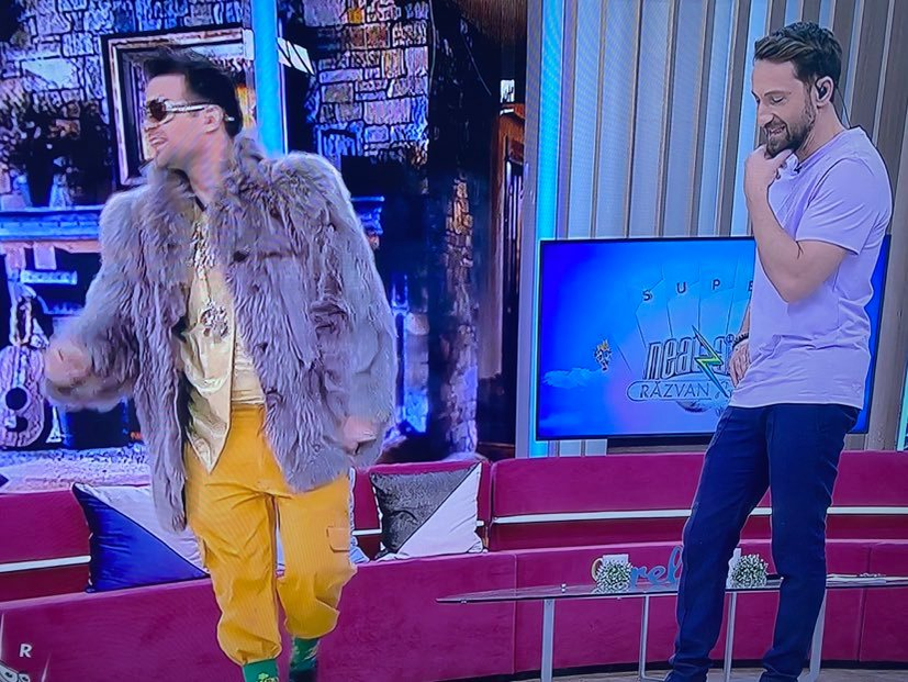 Dani Oțil “i-a dat șah mat” lui Robert Tudor, după ce a dansat pe o melodie lăutărească la Neatza: “Să pui filmarea de azi lângă cea cu ultima oară la Măruţă” | VIDEO