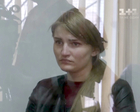 REVOLTĂTOR! O mamă și-a închis copiii de un an și doi ani în casă timp de nouă zile, apoi a plecat în vacanță cu iubitul. Dramatic ce a găsit când s-a întors