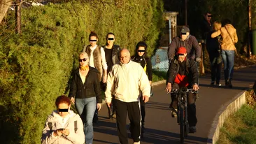 Secretul tineretii fara batranete? Fostul senator Marius Marinescu il cauta prin parc!