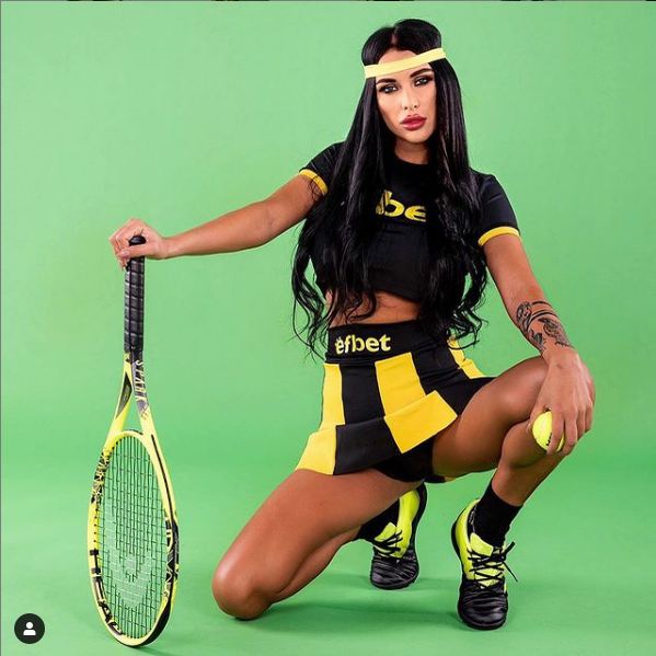 Daniela Crudu a repetat scena sărutului cu Bianca Drăgușanu! Momente incendiare cu o brunetă misterioasă GALERIE FOTO HOT