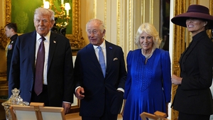 Gafă sau sfidare? Gestul lui Donald Trump în fața Regelui Charles i-a uimit pe cei prezenți
