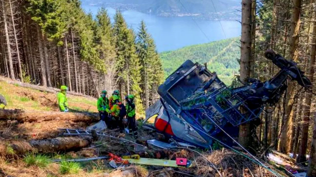 Accident grav pe telecabina Stresa-Mottarone. 13 morți și doi copii transportați de urgență la spital