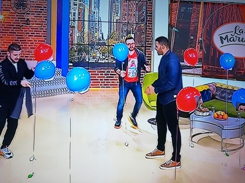 Imagini demențiale cu Benny Adegbuyi! E legat la ochi și sparge baloane cu chipul lui Badr Hari