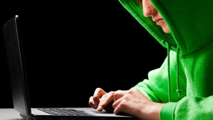 Cel mai puternic “spion” al Planetei, dovedit de un hacker...adolescent! I-au redirectionat telefonul catre...teroristi!