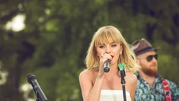 Nu mai suporta sa se apropie de barbati! Prin ce COSMAR trece Alexandra Stan cand se indragosteste! Psihologii nu stiu ce sa faca