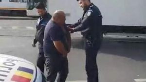 Reacția Poliției după ce un șofer a vrut să-și dea pantalonii jos în fața oamenilor legii
