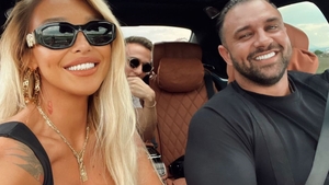 Dragostea plutește în aer! Alex Bodi și Ema Uta au plecat într-o nouă vacanță