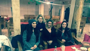 ANAMARIA PRODAN şi ANDREEA TONCIU, distracţie de zile mari la munte. ”Ca fetele”