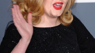 Adele a slabit 6 kilograme intr-o luna! Afla cum a reusit!