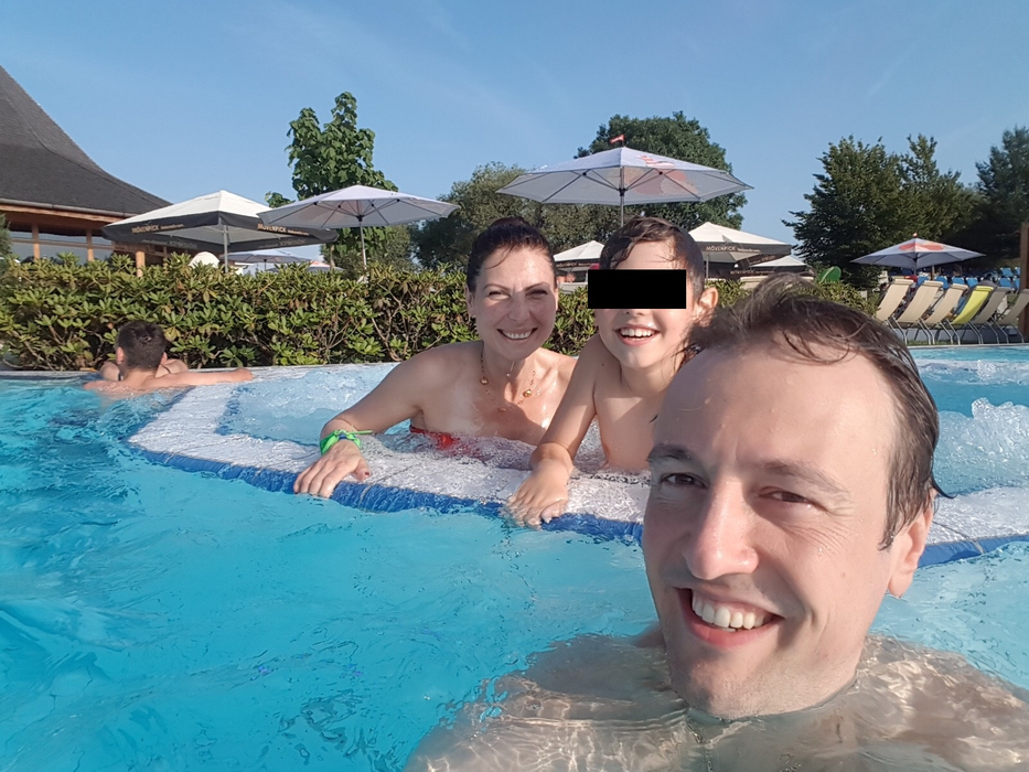 Călin Geambașu, alături de logodnica lui și de fiul lor