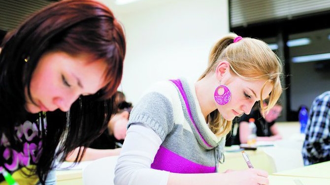 Uite la ce facultate poti sa intri fara sa mai dai examen