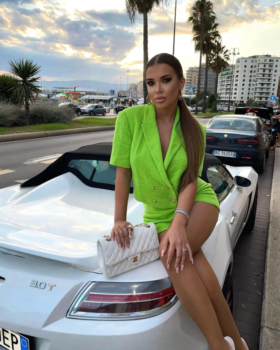 Andra Volos pleacă definitiv din România. “Poate acolo îmi găsesc un bărbat care să mă iubească!” În ce țară se va stabili + Cine o însoțește