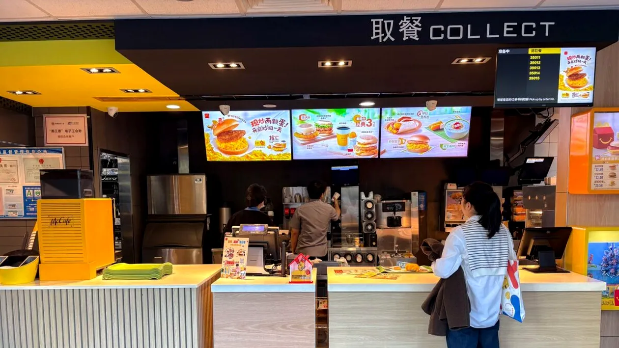 Ce poți mânca la McDonald's în China cu 27 de lei. Ce povestește o studentă din România
