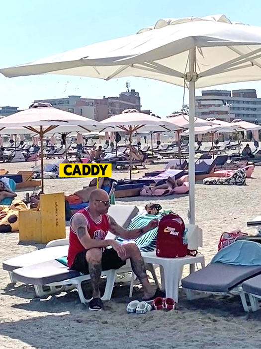 Caddy a purtat tricoul lui Michael Jordan / (Foto: CANCAN.RO)