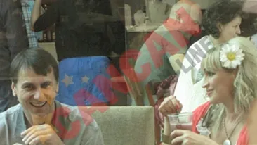 Ii plac femeile mai coapte