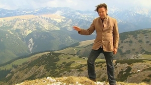 Prezentatorul "Wild Carpathia" isi distreaza iubita in Romania! Ce au facut cei doi in Centrul Vechi