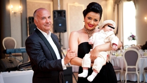 Fina lui Tavi Colen a divortat de primul roman condamnat pentru evaziune fiscala. Otilia Mujea este o femeie libera!