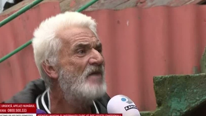 Tatăl criminalului Mihaelei din Teleorman și-a dat foc în mijlocul orașului. A strigat că nu mai suportă situația în care se află