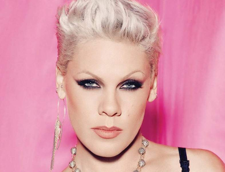 Pink a ajuns de urgență la spital! Artista și-a anulat concertele și le-a transmis fanilor un mesaj