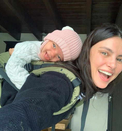 Catrinel Menghia, complet goală pe internet! Fotomodelul nu pierde vremea în autoizolare. FOTO