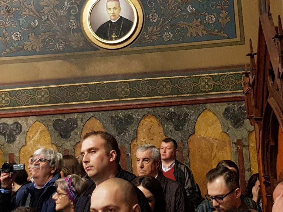 Călin Popescu Tăriceanu, la slujba de Înviere de la Catedrala Sf.Iosif. Ce mesaj a transmis președintele Senatului