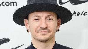 Prima reacţie a trupei LINKIN PARK, după ce solistul CHESTER BENNINGTON s-a sinucis. Lumea muzicală e în doliu! Ce a transmis RIHANNA