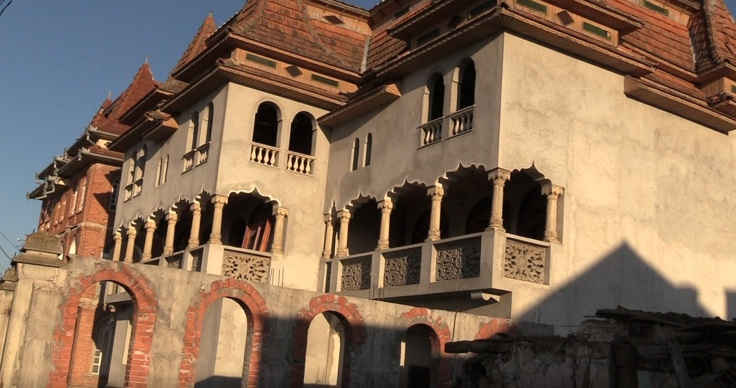 Palatele-fantomă din Covăsânţ