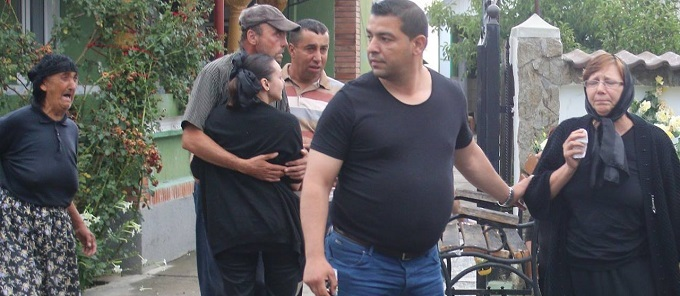 Tatăl şi mama Denisei, uniţi de suferinţă