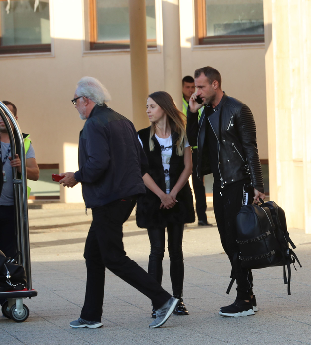 Exclusiv! Philipp Plein şi Flavio Briatore au fost aşteptaţi de o echipă de bodyguarzi şi mai multe maşini de lux