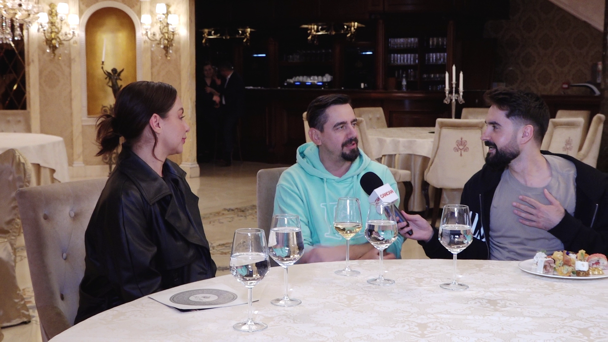 Emi Popescu: "Vrei să îți spun când vine la noi copilul? După nuntă, sigur. Începe «agricultura» după nuntă!" (Foto: captură video)