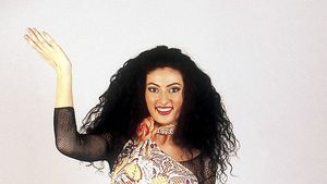 Claudia Pavel zisă Cream, între plasă, brâul lui Avraam Iancu și Trandafirul Portocaliu