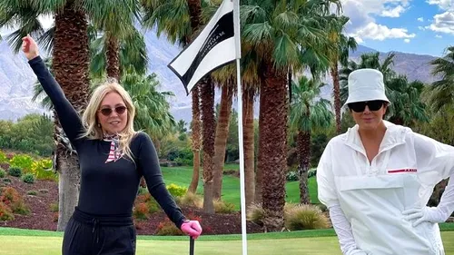 „Regina” sprâncenelor Anastasia Soare, la o partidă de golf cu Kris Jenner, mama surorilor Kardashian