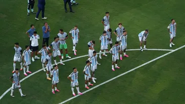 Încă o controversă după finala Campionatului Mondial. Mai mulți jucători ai Argentinei au întors spatele în timpul festivității de premiere a Spaniei