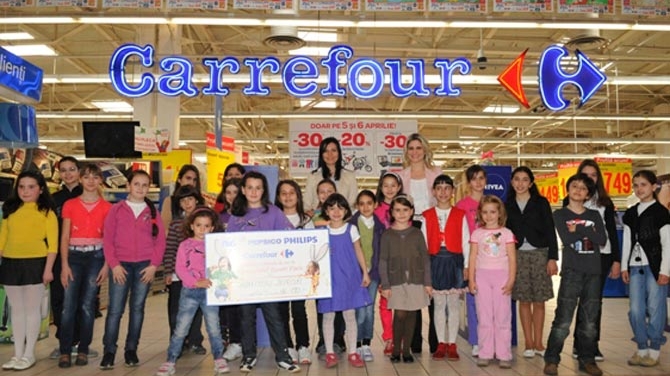 290.000 de elevi din 16 orase au fost invitati de Carrefour sa deseneze. Cei mai talentati si norocosi vor pleca la Disneyland Paris!