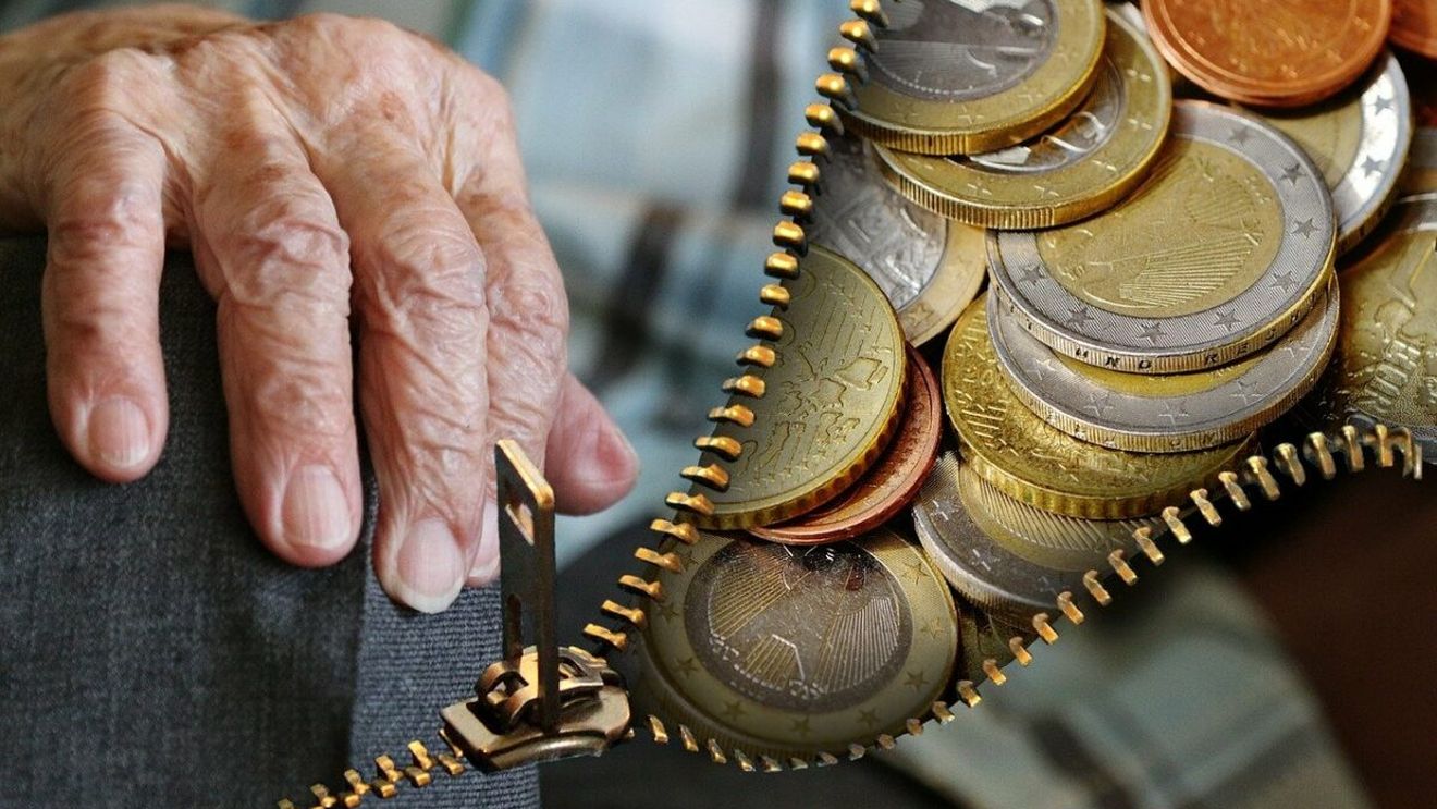 Bătrânețea nu e la fel pentru toată lumea. CNPP a centralizat datele cu românii care încasează pensii de aproape 22.000 de lei, lunar. Ce arată noul raport