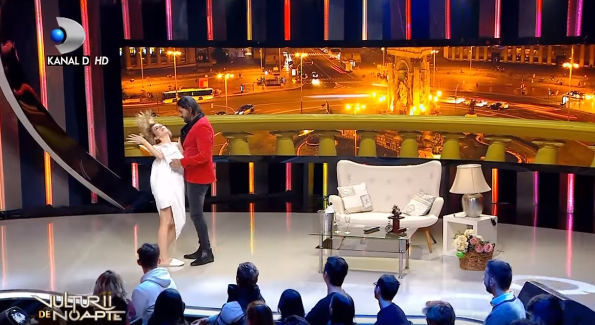 Și cu Răzvan cum rămâne!? Lidia Buble, filmată în brațele lui Connect-R