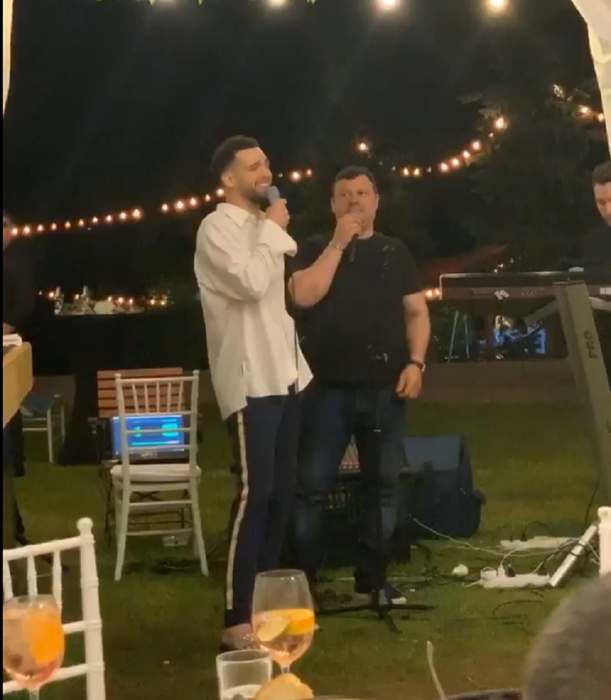 Ex-logodnicul Simonei Halep, concert în papuci la ”spartul” petrecerii