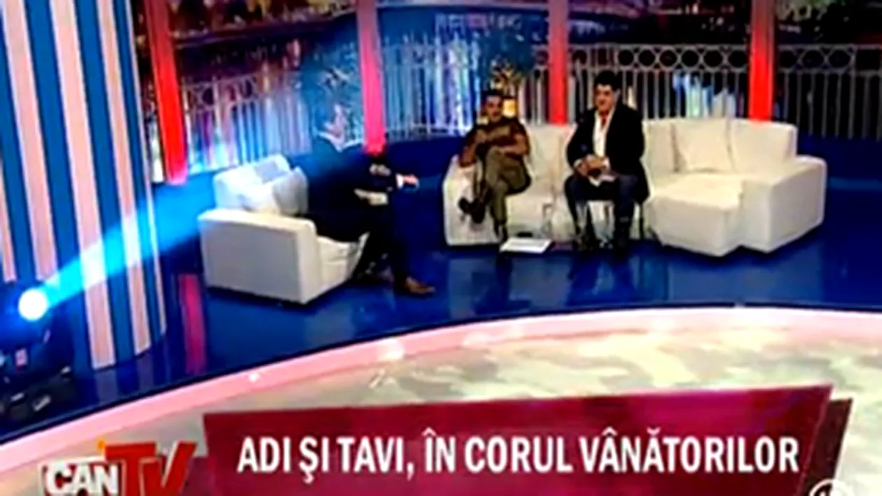 VIDEO Adi de la Valcea si Tavi Colen s-au inarmat pana in dinti si au iesit la vanatoare! Mie imi place sa impusc pasaricile mici!
