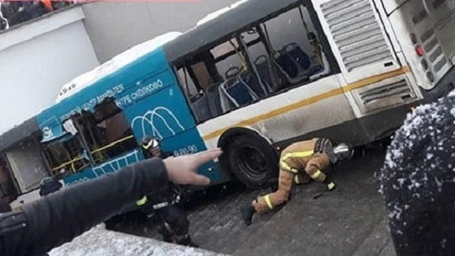 VIDEO / ALERTĂ în Moscova! Un autobuz a intrat cu viteză într-o mulţime: cel puţin 5 morţi şi 15 răniţi