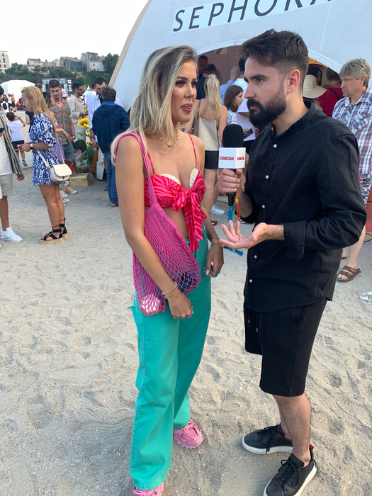 Emily Burghelea se pregătește pentru distracție la Neversea