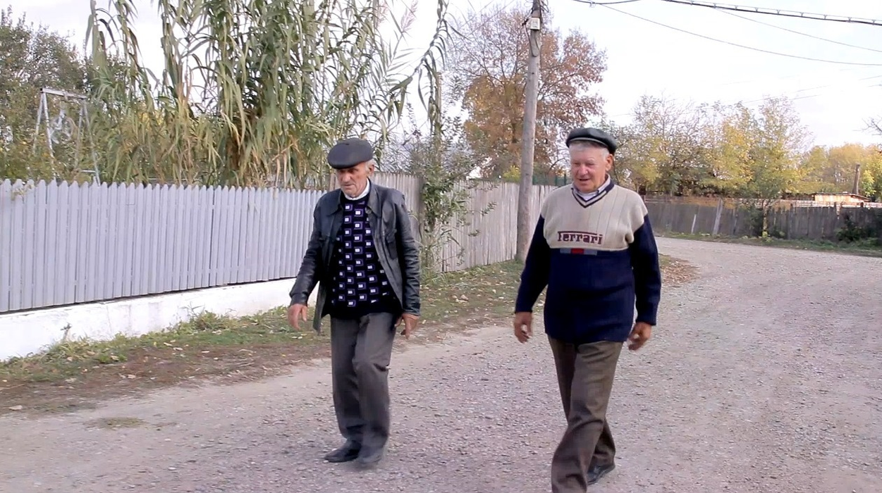 Doi dintre supravieţuitorii închisorilor comuniste, Marian Apostu şi Costică Budu
