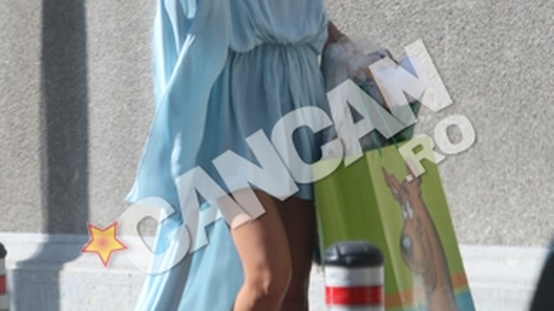 Raluca Lazarut a luat cu asalt magazinele de jucarii! S-a despartit de Tiberiu Irimia pentru ca a refuzat sa-i faca un copil, dar se comporta ca o mama cu ai altora